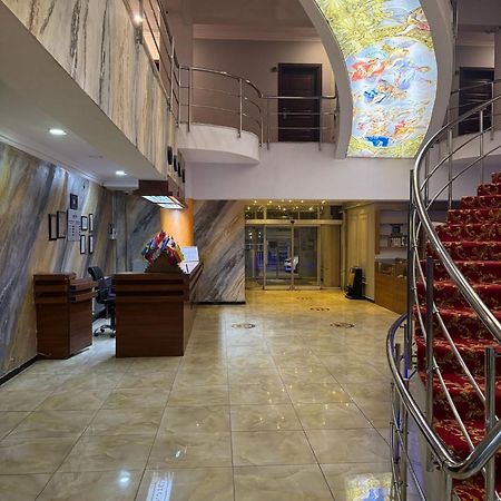 Dimet Park Hotel 반 외부 사진