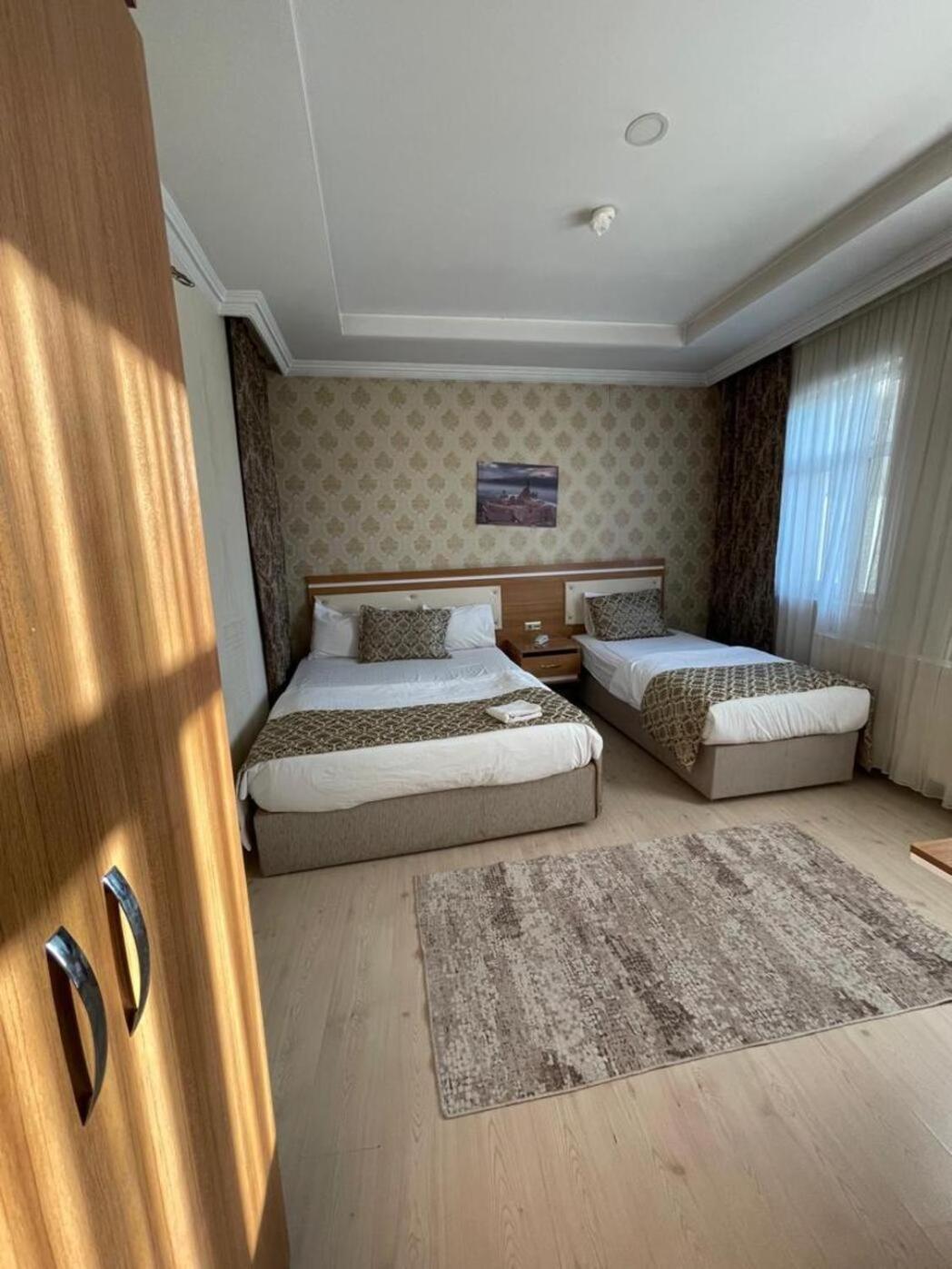 Dimet Park Hotel 반 외부 사진